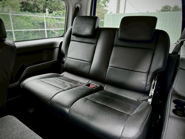 ★SUM模範店家★專業認證　★熱門休旅車款★里程保證　　★稀有7人座★渦輪增壓　　　★空間超級大★稅金便宜  第9張相片