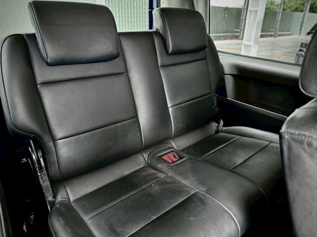 ★SUM模範店家★專業認證　★熱門休旅車款★里程保證　　★稀有7人座★渦輪增壓　　　★空間超級大★稅金便宜  第13張相片