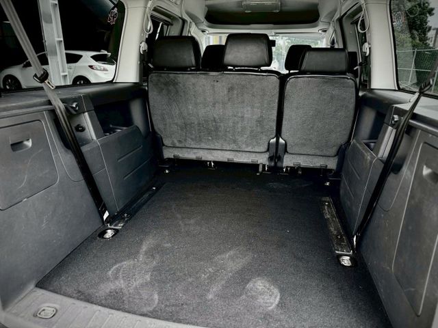 ★SUM模範店家★專業認證　★熱門休旅車款★里程保證　　★稀有7人座★渦輪增壓　　　★空間超級大★稅金便宜  第15張相片