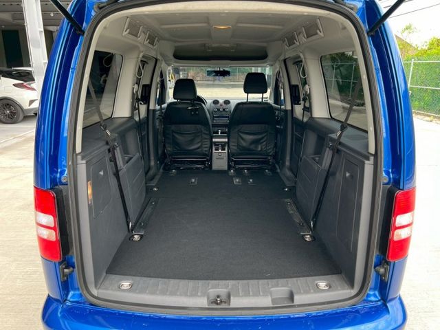 ★SUM模範店家★專業認證　★熱門休旅車款★里程保證　　★稀有7人座★渦輪增壓　　　★空間超級大★稅金便宜  第17張相片