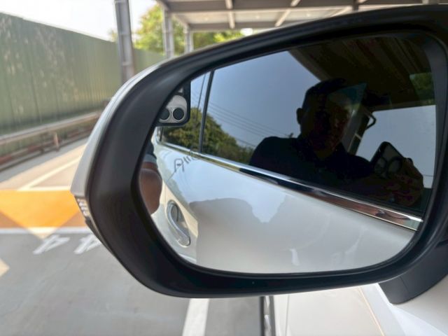 ★SUM模範店家★專業認證　★熱門休旅車款★里程保證　　★ACC自動跟車★盲點偵測　　　★一鍵啟動★倒車影像  第6張相片