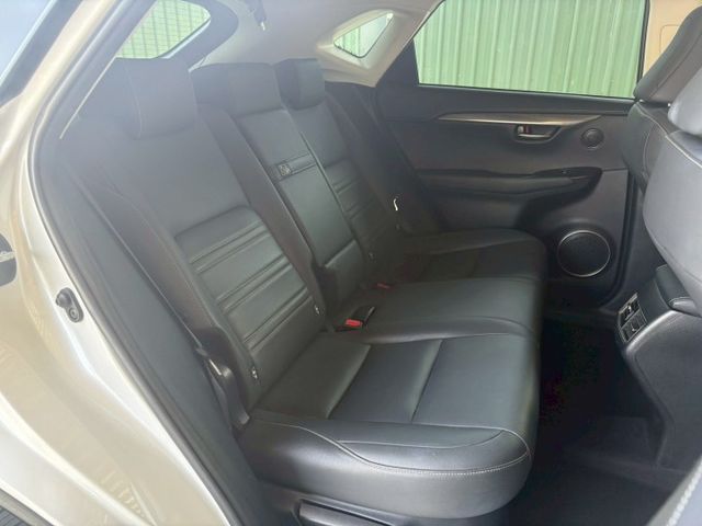 ★SUM模範店家★專業認證　★熱門休旅車款★里程保證　　★ACC自動跟車★盲點偵測　　　★一鍵啟動★倒車影像  第16張相片