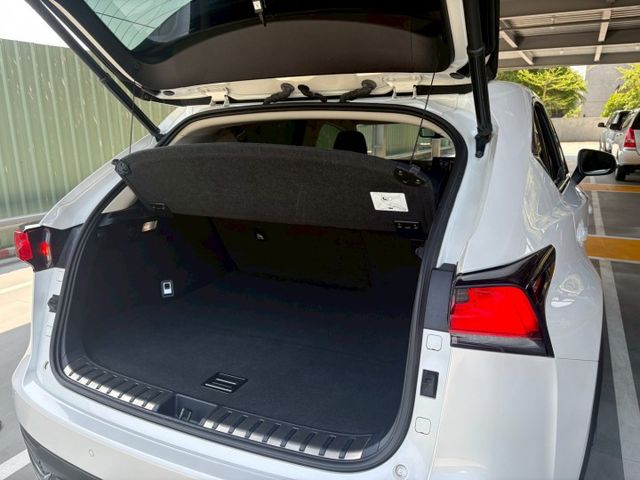 ★SUM模範店家★專業認證　★熱門休旅車款★里程保證　　★ACC自動跟車★盲點偵測　　　★一鍵啟動★倒車影像  第20張相片