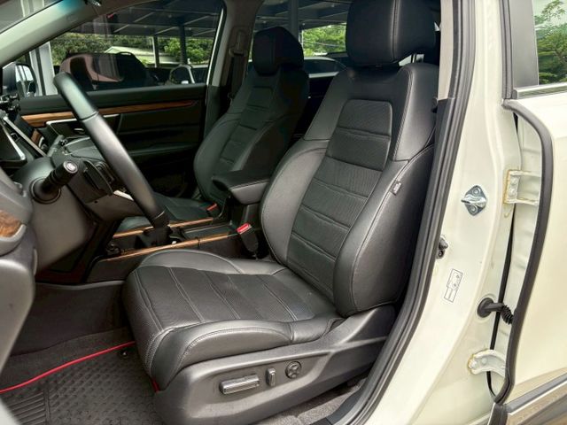 ★SUM模範店家★專業認證　★熱門休旅車款★里程保證　　★ACC自動跟車★全原廠保養　　　★一鍵啟動★倒車影像  第11張相片