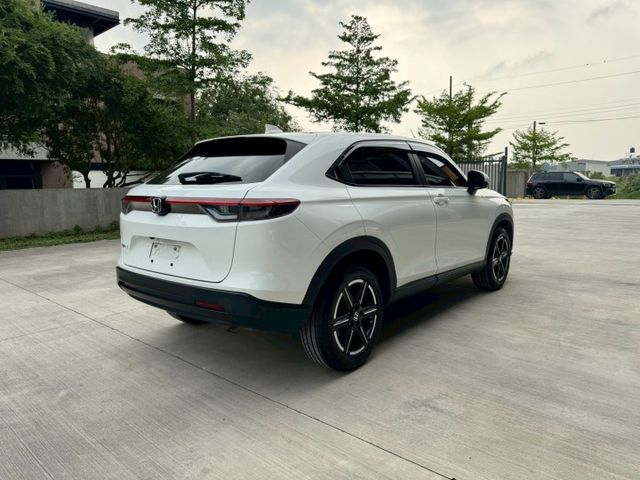 ★SUM模範店家★專業認證　★熱門休旅車款★里程保證　　★ACC自動跟車★免持鑰匙　　　★一鍵啟動★倒車影像  第18張相片