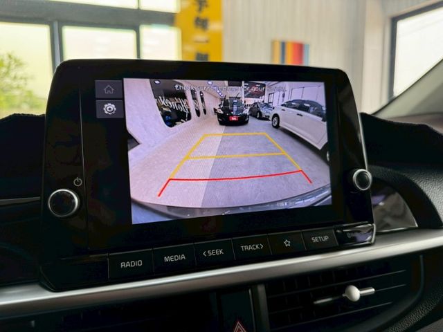 ★SUM模範店家★專業認證　★熱門五門掀背車款　　　　★里程保證★IKEY免持鑰匙　　　★定速巡航★原廠保固中  第9張相片