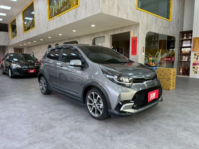 ★SUM模範店家★專業認證　★熱門五門掀背車款　　　　★里程保證★IKEY免持鑰匙　　　★定速巡航★原廠保固中  第15張相片