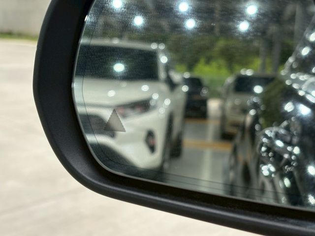 ★SUM模範店家★專業認證　★熱門休旅車款★里程保證　　★數位影音主機★盲點偵測　　　★一鍵啟動★倒車影像  第4張相片