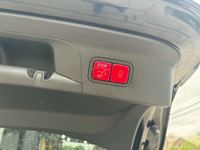 ★SUM模範店家★專業認證　★熱門休旅車款★里程保證　　★數位影音主機★盲點偵測　　　★一鍵啟動★倒車影像  第11張相片