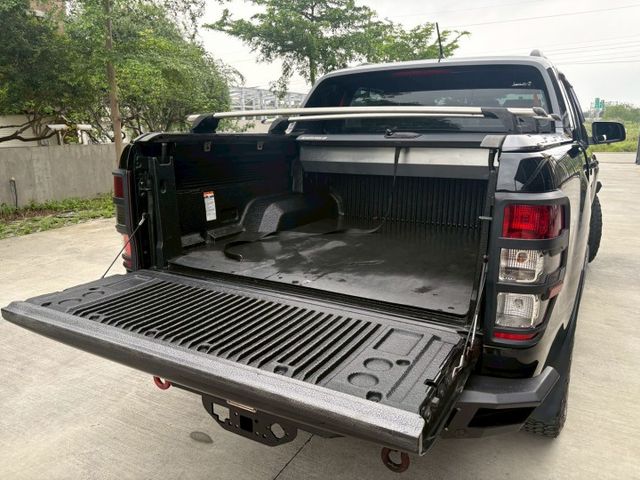 ★SUM模範店家★專業認證　★熱門越野車款★里程保證　　★IKEY免持鑰匙★定速巡航　　　★一鍵啟動★倒車影像  第20張相片