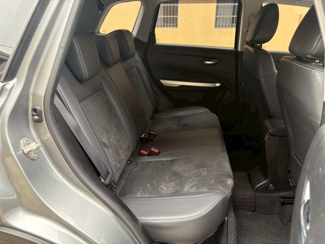 ★SUM模範店家★專業認證　★熱門休旅車款★里程保證　　★IKEY免持鑰匙★定速巡航　　　★一鍵啟動★倒車影像  第11張相片