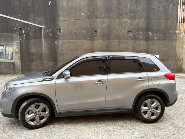 ★SUM模範店家★專業認證　★熱門休旅車款★里程保證　　★IKEY免持鑰匙★定速巡航　　　★一鍵啟動★倒車影像  第17張相片