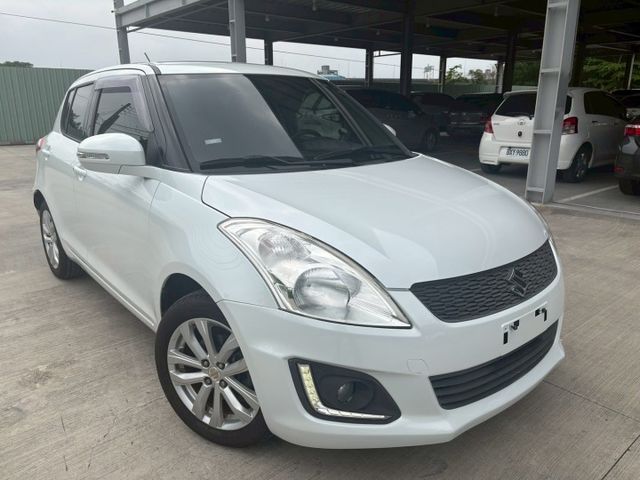 ★SUM模範店家★專業認證　★熱門五門掀背車款　　　　★里程保證★IKEY免持鑰匙　　　★定速巡航★倒車影像  第12張相片