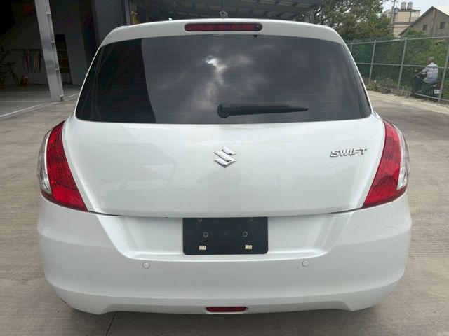 ★SUM模範店家★專業認證　★熱門五門掀背車款　　　　★里程保證★IKEY免持鑰匙　　　★定速巡航★倒車影像  第14張相片