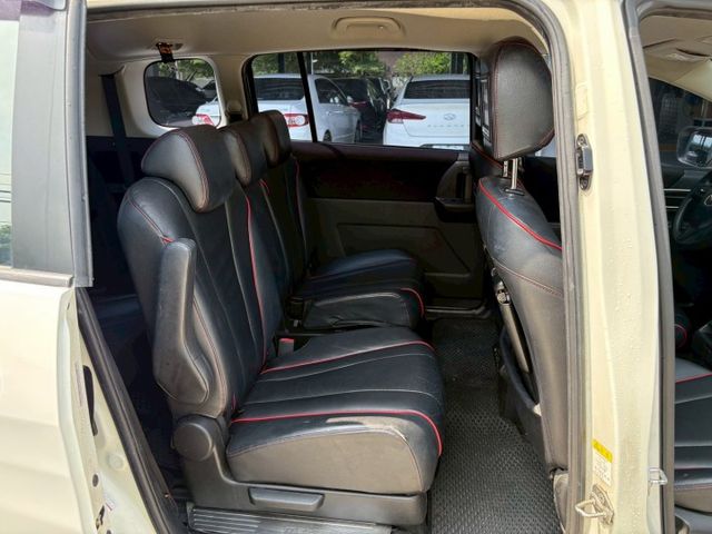 ★SUM模範店家★專業認證　★熱門七人座休旅車款　　　　★里程保證★大銀幕安卓機　　　★數位恆溫★倒車影像  第11張相片