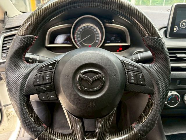 ★SUM模範店認證車　 　　　  ★熱門四門轎車款　　　　　★里程保證★IKEY免持鑰匙　　　★循跡防滑★倒車影像  第4張相片