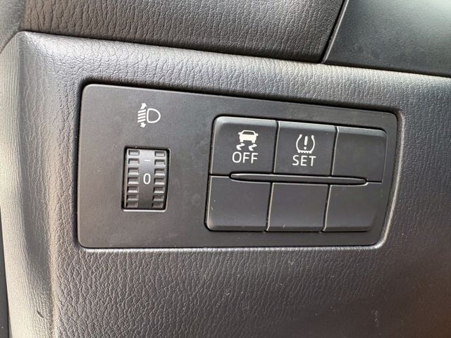 ★SUM模範店認證車　 　　　  ★熱門四門轎車款　　　　　★里程保證★IKEY免持鑰匙　　　★循跡防滑★倒車影像  第5張相片