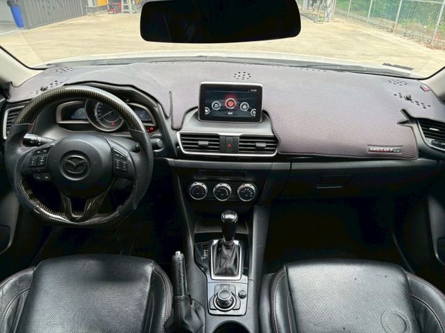 ★SUM模範店認證車　 　　　  ★熱門四門轎車款　　　　　★里程保證★IKEY免持鑰匙　　　★循跡防滑★倒車影像  第8張相片