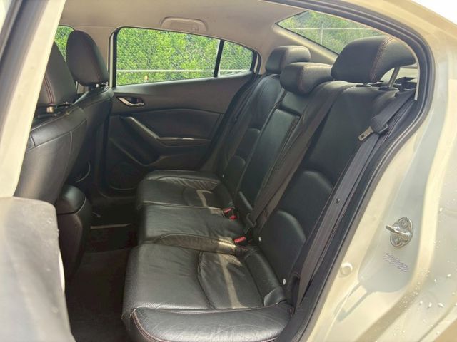 ★SUM模範店認證車　 　　　  ★熱門四門轎車款　　　　　★里程保證★IKEY免持鑰匙　　　★循跡防滑★倒車影像  第10張相片