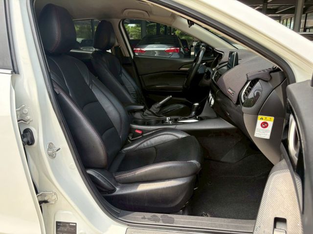 ★SUM模範店認證車　 　　　  ★熱門四門轎車款　　　　　★里程保證★IKEY免持鑰匙　　　★循跡防滑★倒車影像  第11張相片