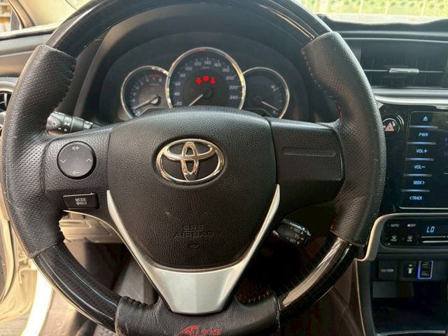 ★SUM模範店認證車　 　　　  ★熱門四門轎車款　　　　　★里程保證★IKEY免持鑰匙　　　★數位恆溫★倒車影像  第3張相片