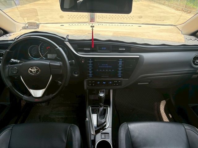 ★SUM模範店認證車　 　　　  ★熱門四門轎車款　　　　　★里程保證★IKEY免持鑰匙　　　★數位恆溫★倒車影像  第5張相片