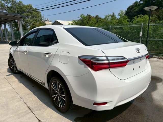 ★SUM模範店認證車　 　　　  ★熱門四門轎車款　　　　　★里程保證★IKEY免持鑰匙　　　★數位恆溫★倒車影像  第12張相片