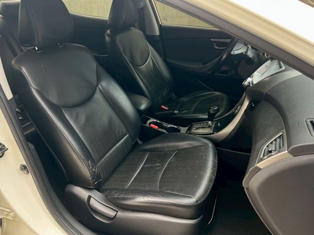 ★SUM模範店認證車　 　　　  ★熱門四門轎車款　　　　　★里程保證★定速巡航　　　　★電動調整座椅★倒車影像  第9張相片