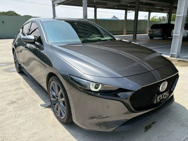 ★SUM模範店家★專業認證　★熱門五門掀背車款　　　　★里程保證★ACC自動跟車　　　★BOSE音響★360°環景影像  第16張相片