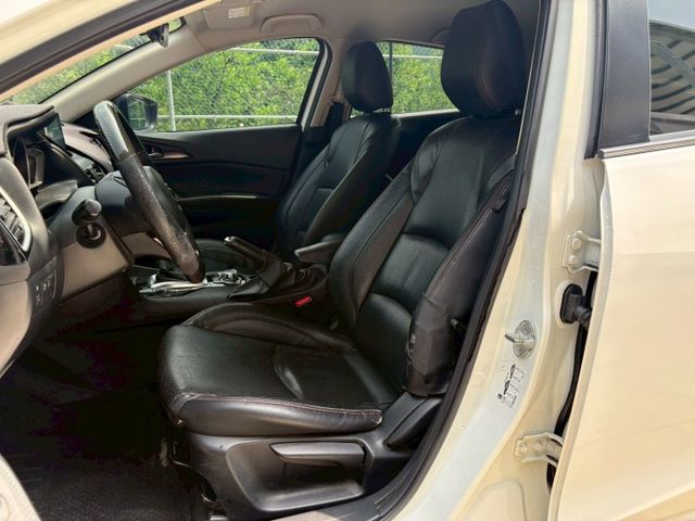 ★SUM模範店認證車　 　　　  ★熱門四門轎車款　　　　　★里程保證★IKEY免持鑰匙　　　★循跡防滑★倒車影像  第9張相片