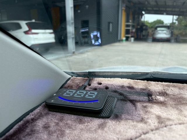 ★SUM模範店家★專業認證　★熱門休旅車款★里程保證　　★定速巡航★IKEY免持鑰匙　　　★一鍵啟動★倒車影像  第5張相片
