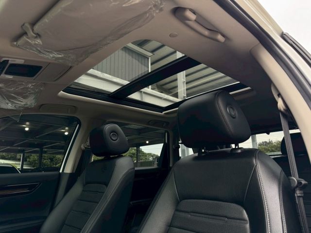 ★SUM模範店家★專業認證　★熱門休旅車款★里程保證　　★ACC自動跟車★BOSE音響　　　★電動尾門★倒車影像  第5張相片