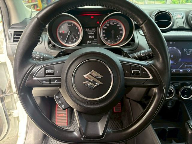 ★SUM模範店家★專業認證　★熱門五門掀背車款　　　　★里程保證★IKEY免持鑰匙　　　★定速巡航★倒車影像  第3張相片