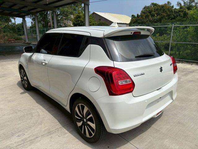 ★SUM模範店家★專業認證　★熱門五門掀背車款　　　　★里程保證★IKEY免持鑰匙　　　★定速巡航★倒車影像  第12張相片