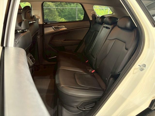 ★SUM模範店家★專業認證　★熱門休旅車款★里程保證　　★ACC自動跟車★盲點偵測　　　★一鍵啟動★倒車影像  第10張相片