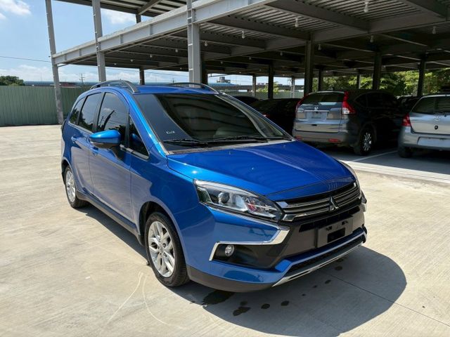 ★SUM模範店家★專業認證　★熱門五門掀背車款　　　　★里程保證★IKEY免持鑰匙　　　★定速巡航★倒車影像★盲點偵測  第14張相片