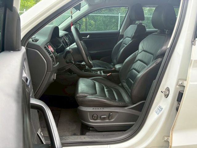 ★SUM模範店家★專業認證　★熱門休旅車款★里程保證　　★ACC自動跟車★盲點偵測　　　★一鍵啟動★倒車影像  第9張相片