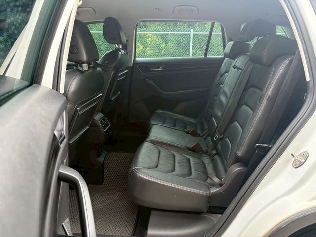 ★SUM模範店家★專業認證　★熱門休旅車款★里程保證　　★ACC自動跟車★盲點偵測　　　★一鍵啟動★倒車影像  第10張相片
