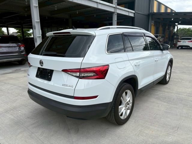 ★SUM模範店家★專業認證　★熱門休旅車款★里程保證　　★ACC自動跟車★盲點偵測　　　★一鍵啟動★倒車影像  第16張相片