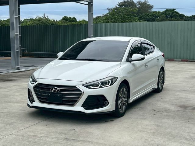 ★SUM模範店認證車　 　　　  ★熱門四門轎車款　　　　　★里程保證★IKEY免持鑰匙　　　★定速巡航★倒車影像  第2張相片