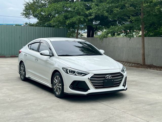 ★SUM模範店認證車　 　　　  ★熱門四門轎車款　　　　　★里程保證★IKEY免持鑰匙　　　★定速巡航★倒車影像  第13張相片
