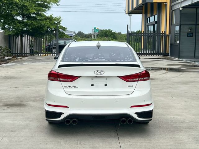★SUM模範店認證車　 　　　  ★熱門四門轎車款　　　　　★里程保證★IKEY免持鑰匙　　　★定速巡航★倒車影像  第15張相片