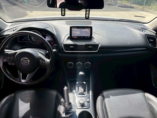 ★SUM模範店認證車　 　　　  ★熱門四門轎車款　　　　　★里程保證★IKEY免持鑰匙　　　★定速巡航★倒車影像  第10張相片