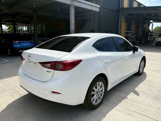 ★SUM模範店認證車　 　　　  ★熱門四門轎車款　　　　　★里程保證★IKEY免持鑰匙　　　★定速巡航★倒車影像  第17張相片