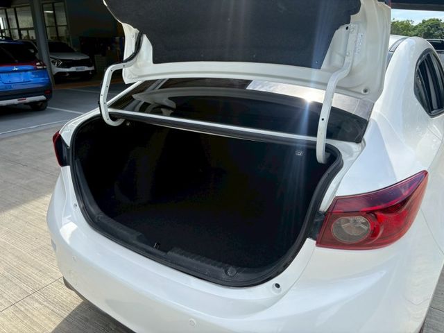 ★SUM模範店認證車　 　　　  ★熱門四門轎車款　　　　　★里程保證★IKEY免持鑰匙　　　★定速巡航★倒車影像  第20張相片