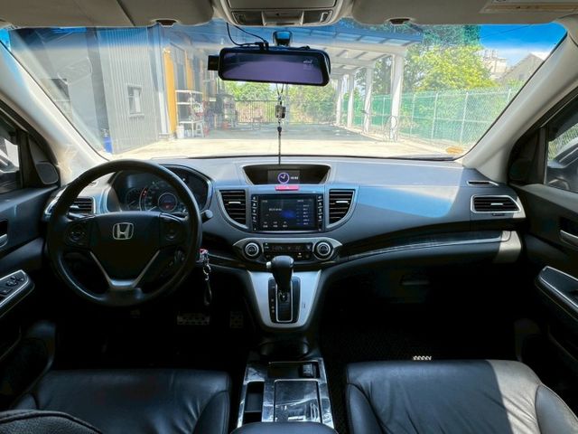★SUM模範店家★專業認證　★熱門休旅車款★里程保證　　★定速巡航★多功能數位影音　　　★雙區數位恆溫★倒車影像  第8張相片