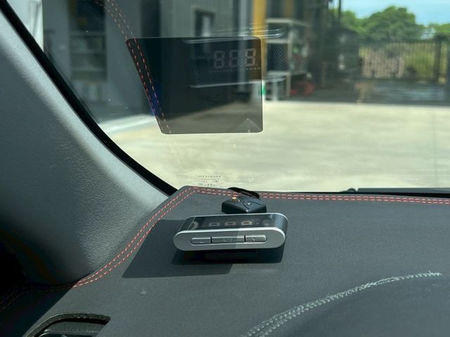 ★SUM模範店認證車　 　　　  ★熱門四門代步車　　　　　★里程保證★電動後視鏡　　　★保養便宜★好開耐操  第4張相片