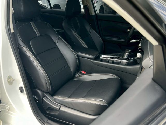 ★SUM模範店認證車　 　　　  ★熱門四門轎車款　　　　　★里程保證★ACC自動跟車　　　★免持鑰匙★360°環景  第12張相片