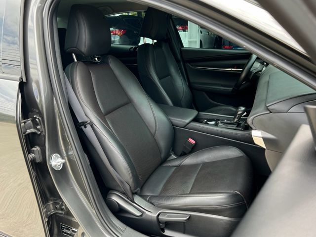 ★SUM模範店家★專業認證　 ★熱門四門轎車款　　　　　★里程保證★ACC自動跟車　　　★HUD抬顯★360°環景影像  第14張相片