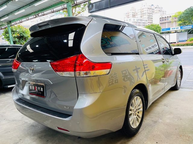 TOYOTA豐田 SIENNA  第6張相片
